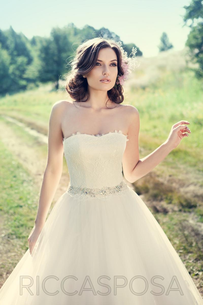 Wedding Dresses We Love from the Ukraine!